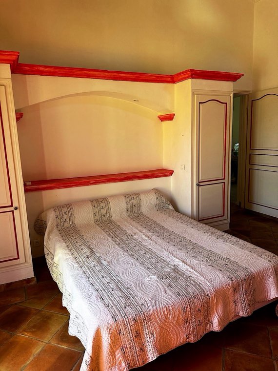 La chambre à l'alcôve
